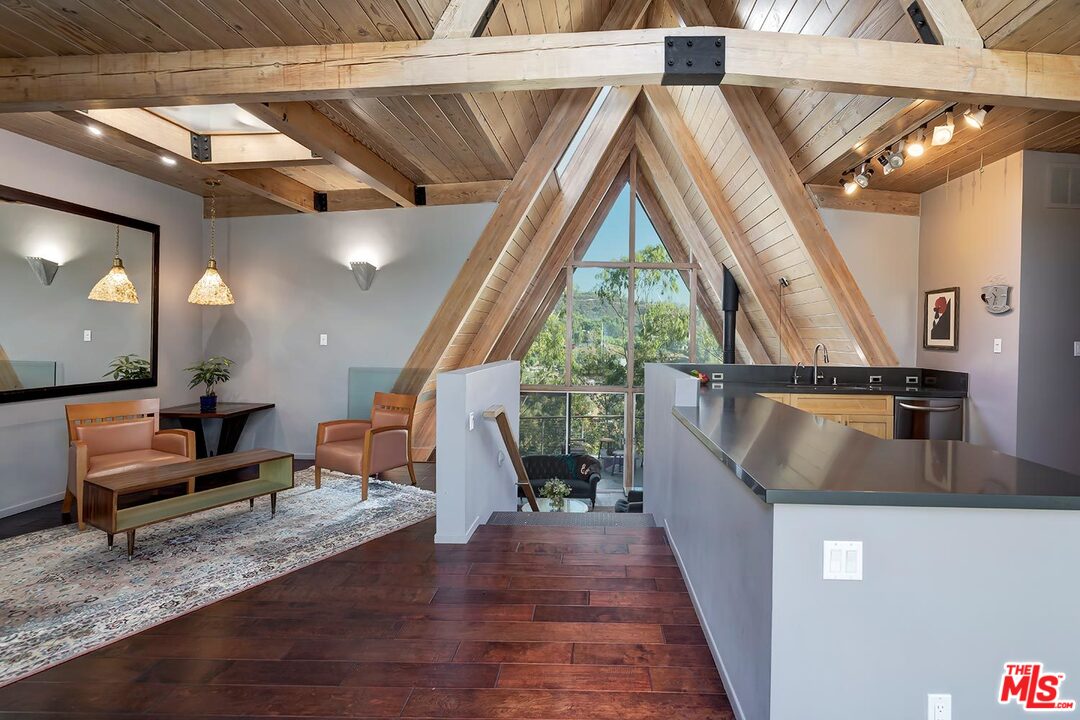 13400 Chalon Road Los Angeles, CA 90049 - Photo 3 of 22 Gallery Image 3