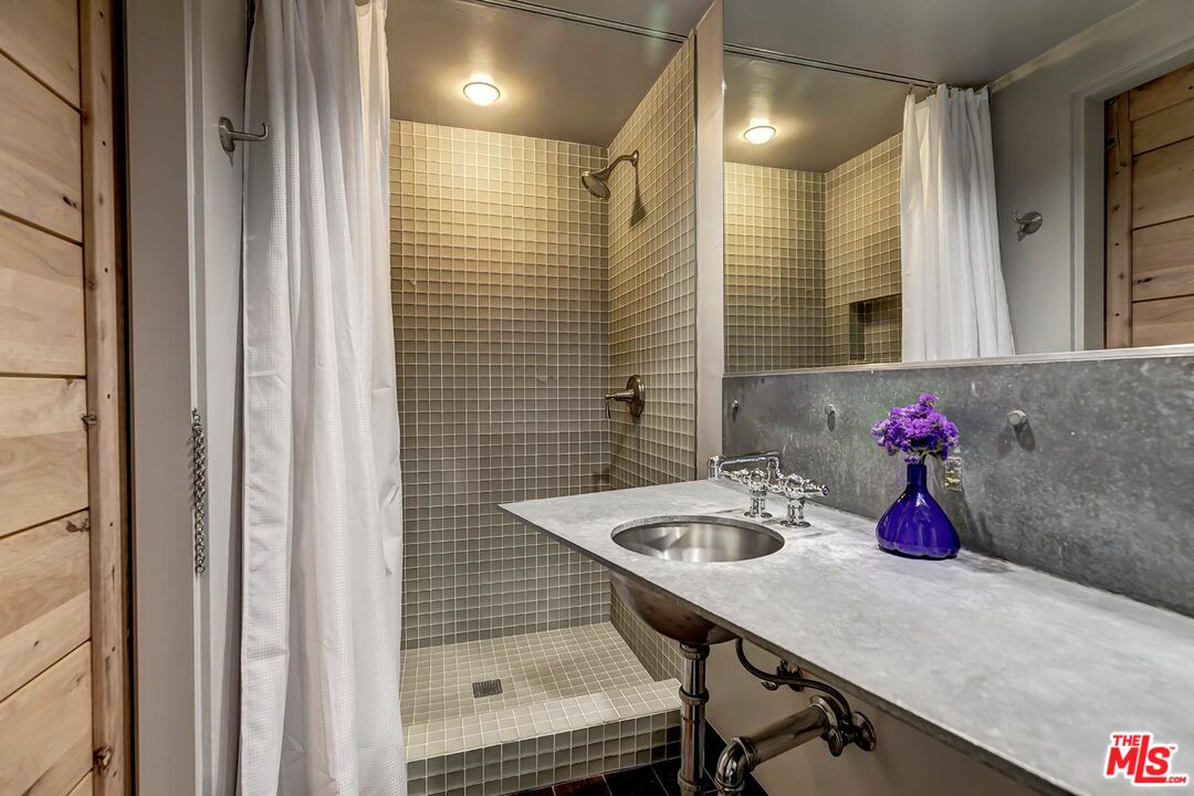 13400 Chalon Road Los Angeles, CA 90049 - Photo 22 of 22 Gallery Image 22