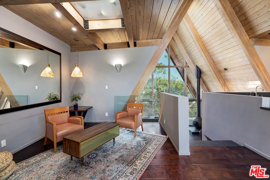 13400 Chalon Road Los Angeles, CA 90049 - Photo 4 of 22 Gallery Image 4