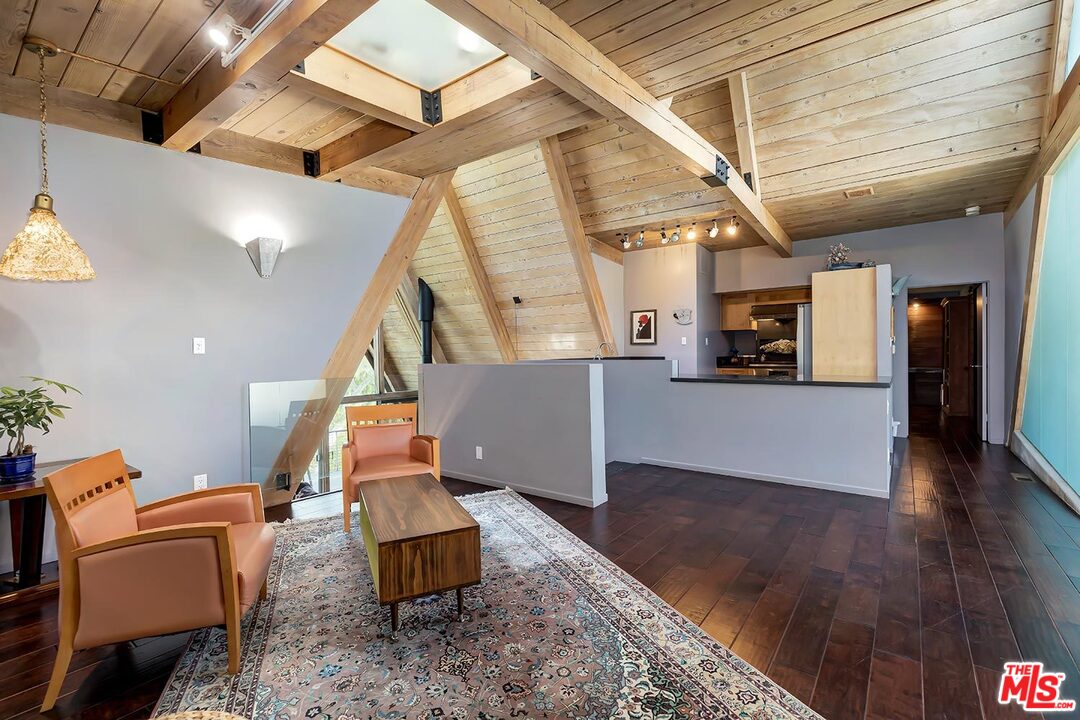 13400 Chalon Road Los Angeles, CA 90049 - Photo 5 of 22 Gallery Image 5