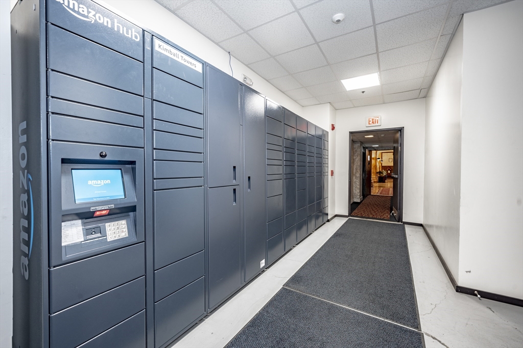 140 Chestnut Street, Unit 310 Springfield, MA 01103 - Photo 23 of 25 a view of hallway
