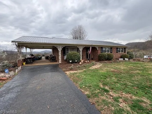 $300,000 | 927 Shingle Gap Road, Purlear, NC 28665