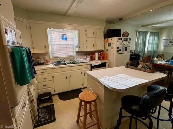 $300,000 | 927 Shingle Gap Road, Purlear, NC 28665