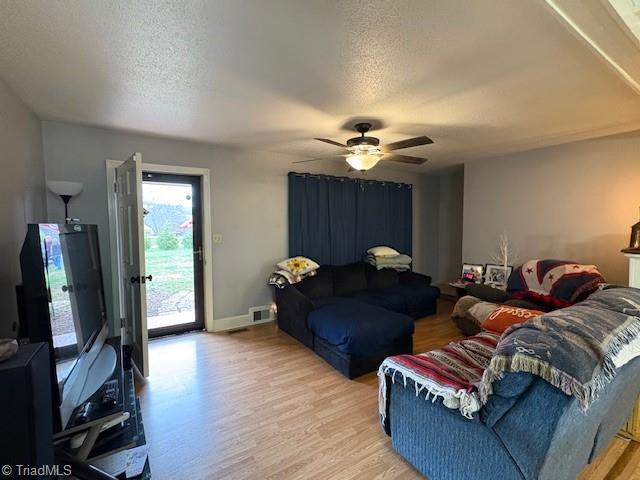 927 Shingle Gap Road Purlear, NC 28665 - Photo 22 of 33 Living Room