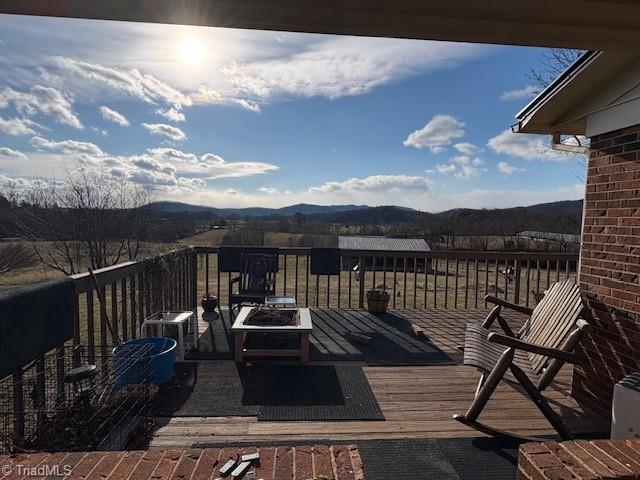 927 Shingle Gap Road Purlear, NC 28665 - Photo 5 of 33