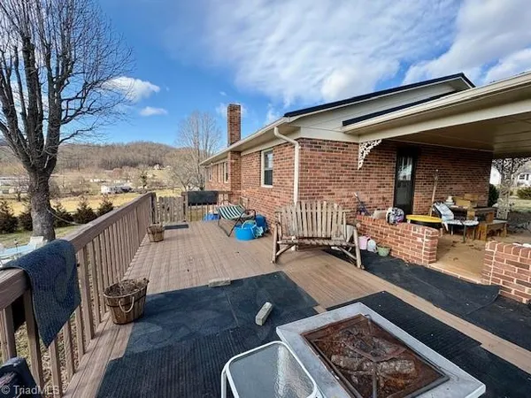 $300,000 | 927 Shingle Gap Road, Purlear, NC 28665