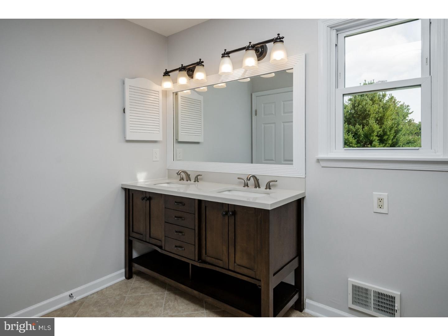 374 Village Road East West Windsor, NJ 08550 - Photo 14 of 25