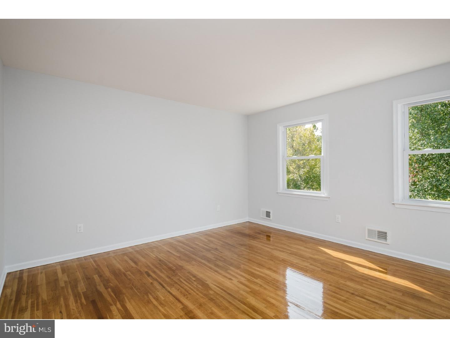374 Village Road East West Windsor, NJ 08550 - Photo 17 of 25