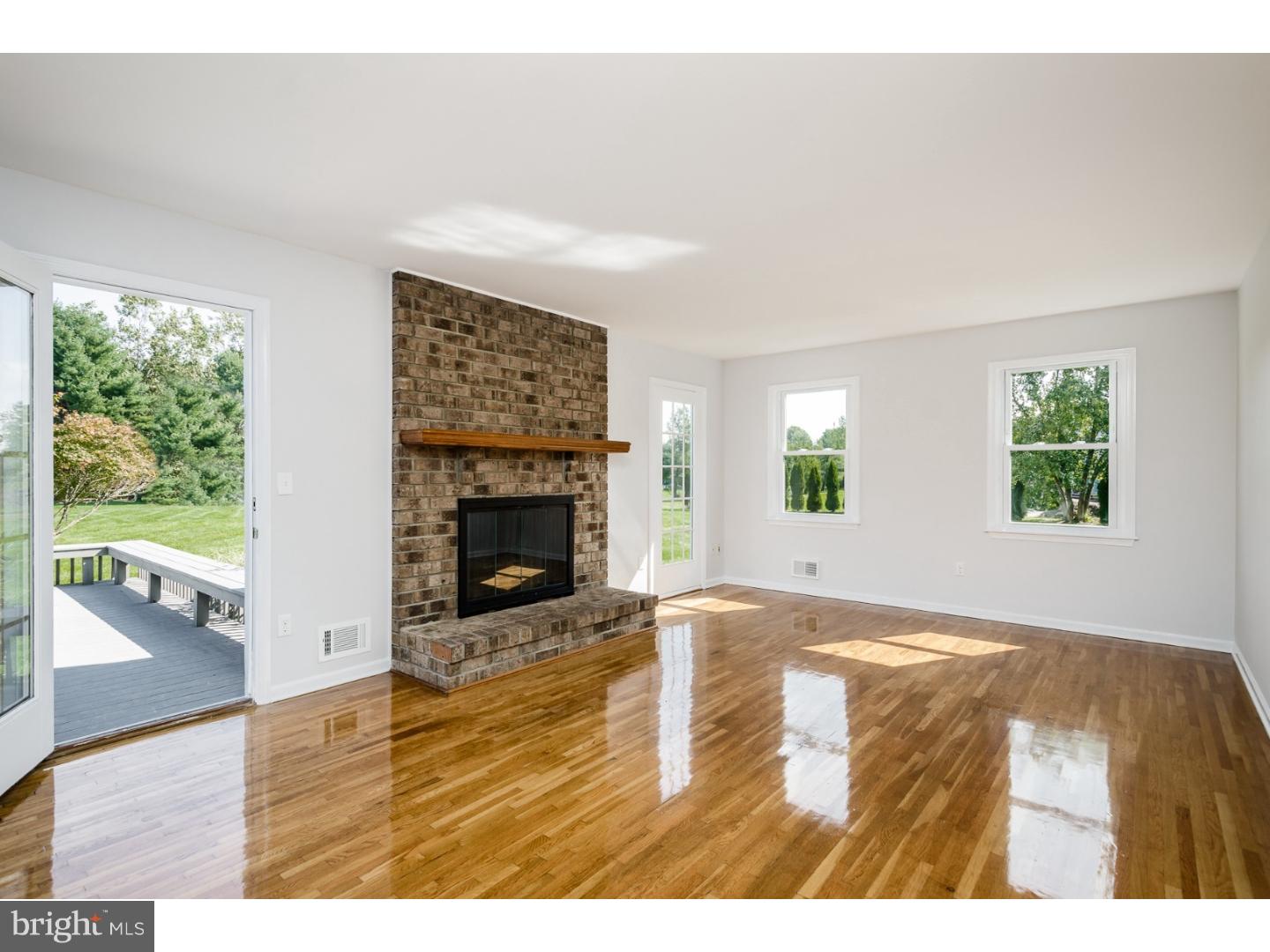 374 Village Road East West Windsor, NJ 08550 - Photo 6 of 25
