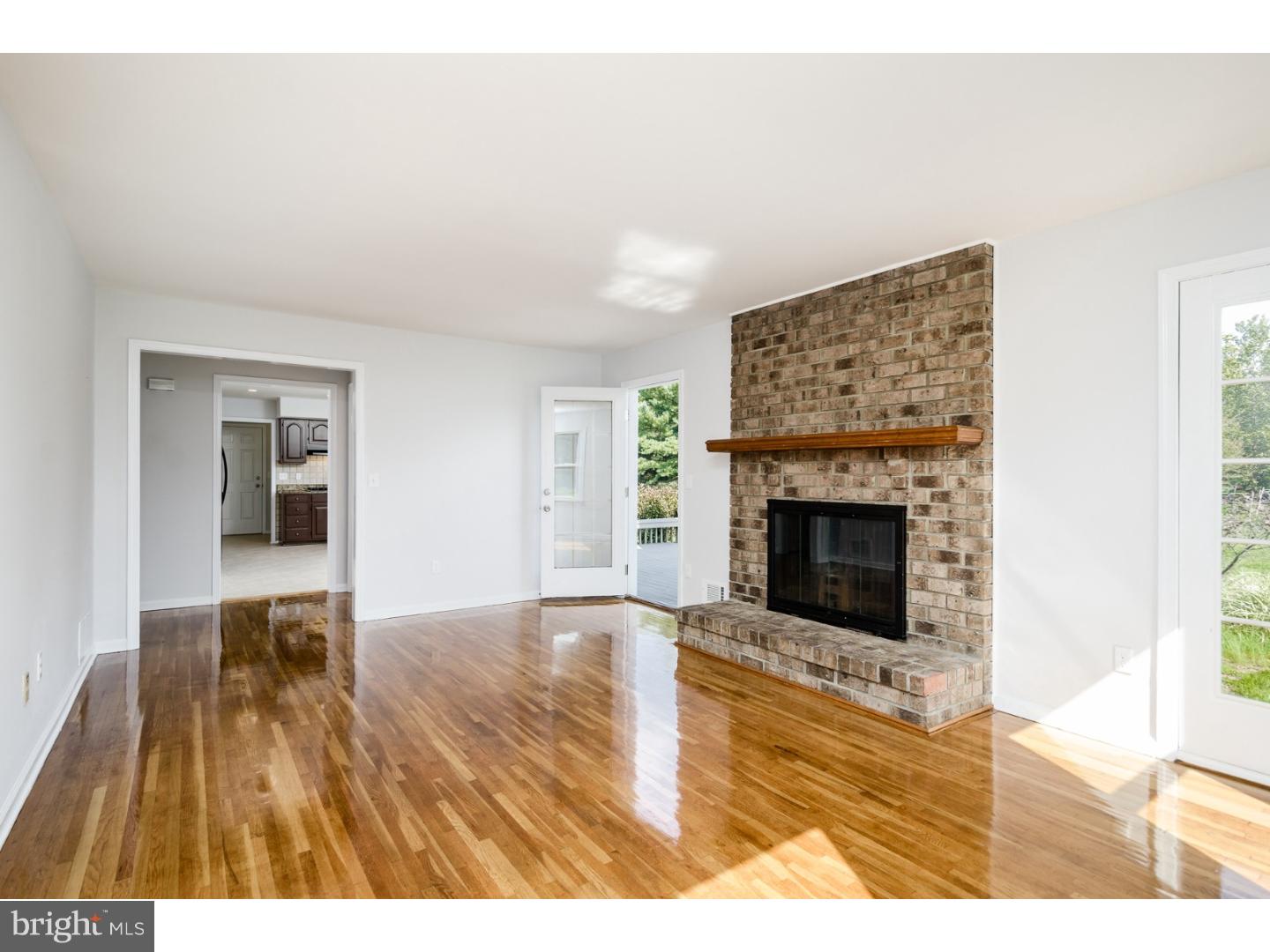 374 Village Road East West Windsor, NJ 08550 - Photo 7 of 25