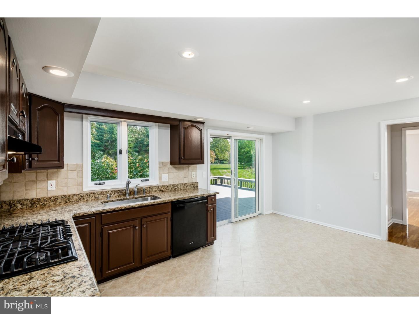 374 Village Road East West Windsor, NJ 08550 - Photo 8 of 25