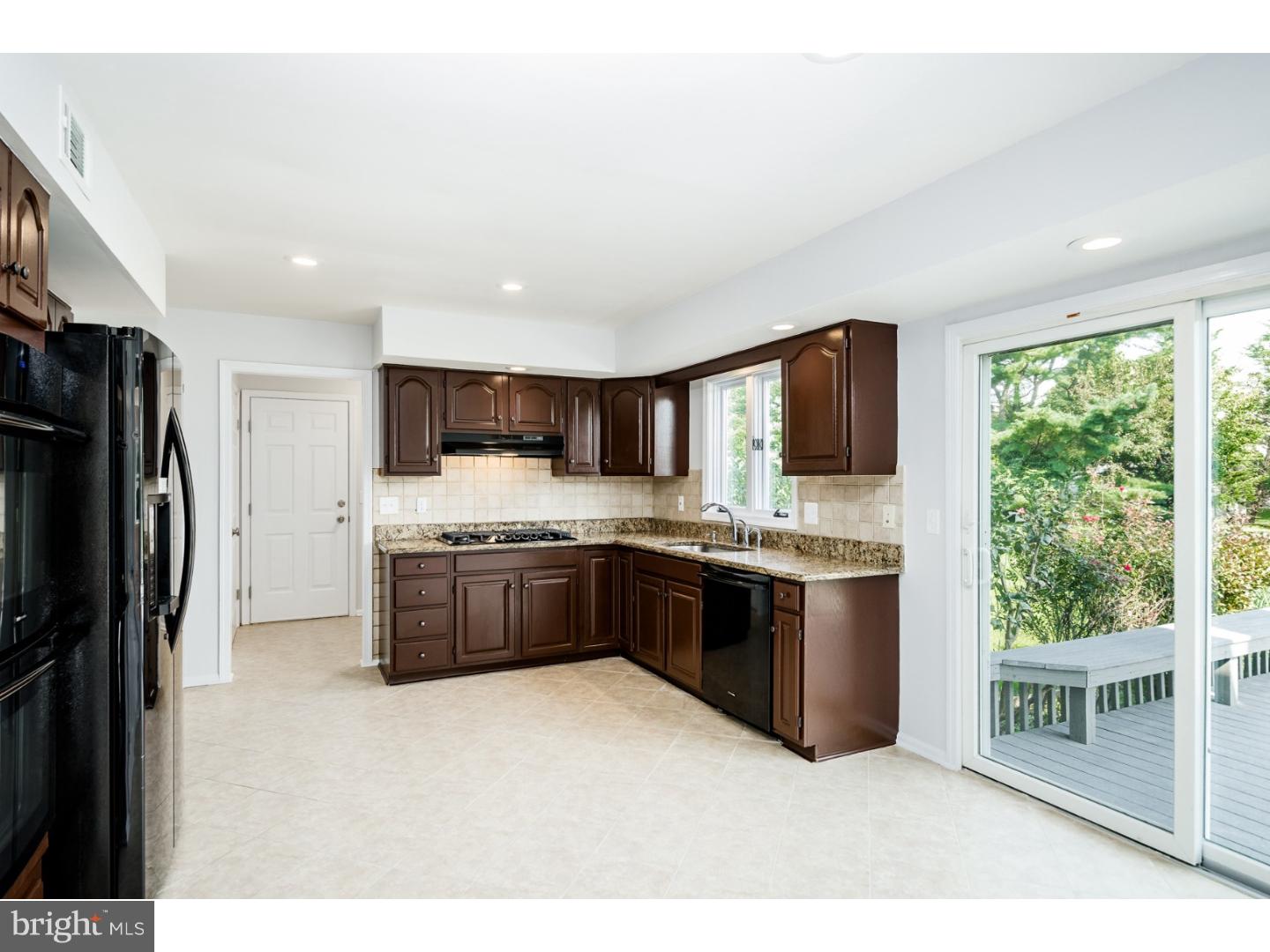 374 Village Road East West Windsor, NJ 08550 - Photo 9 of 25