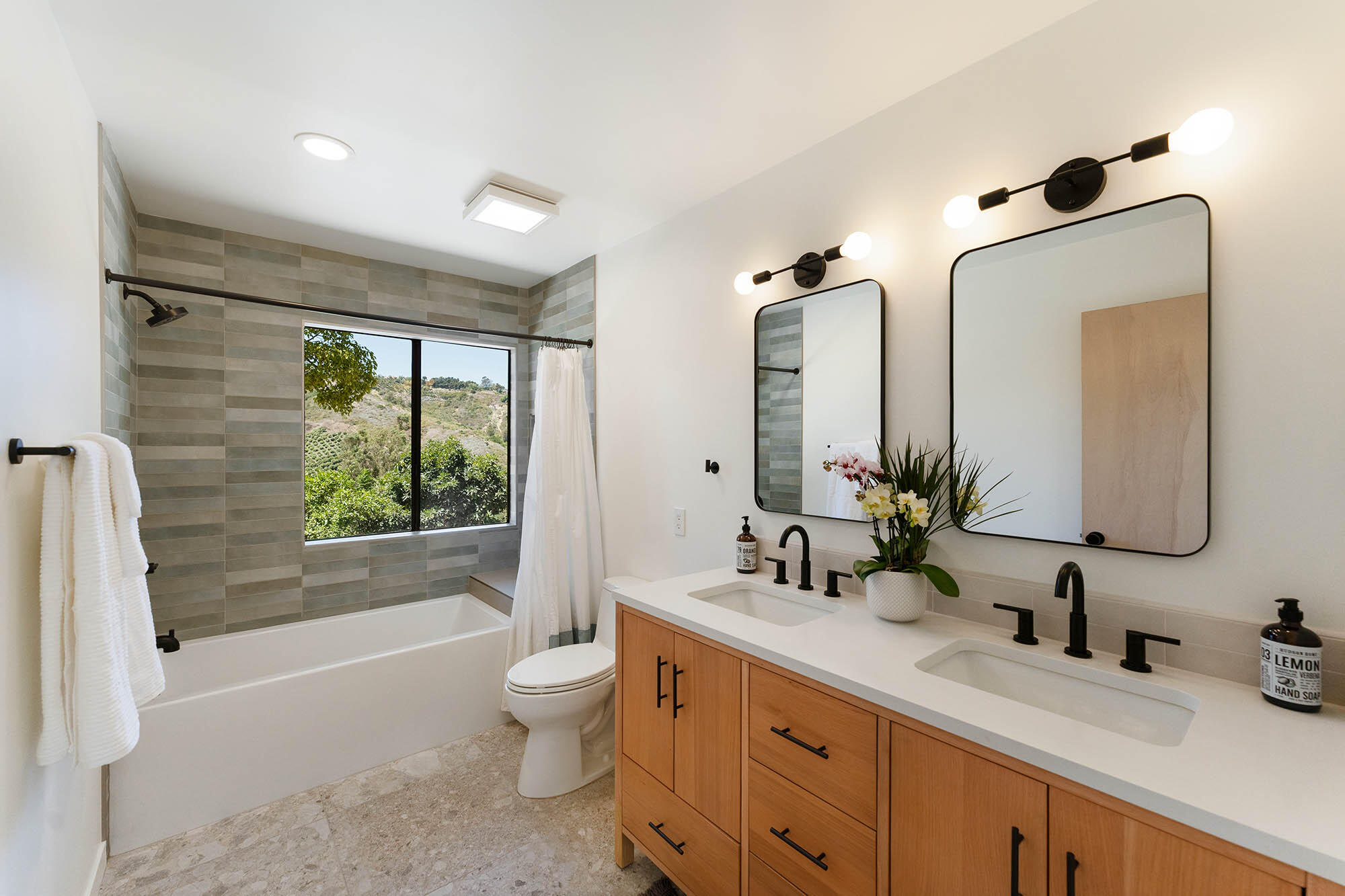 165 Canon View Road Santa Barbara, CA 93108 - Photo 6 of 59 Guest bathroom - 165 Canon View Rd