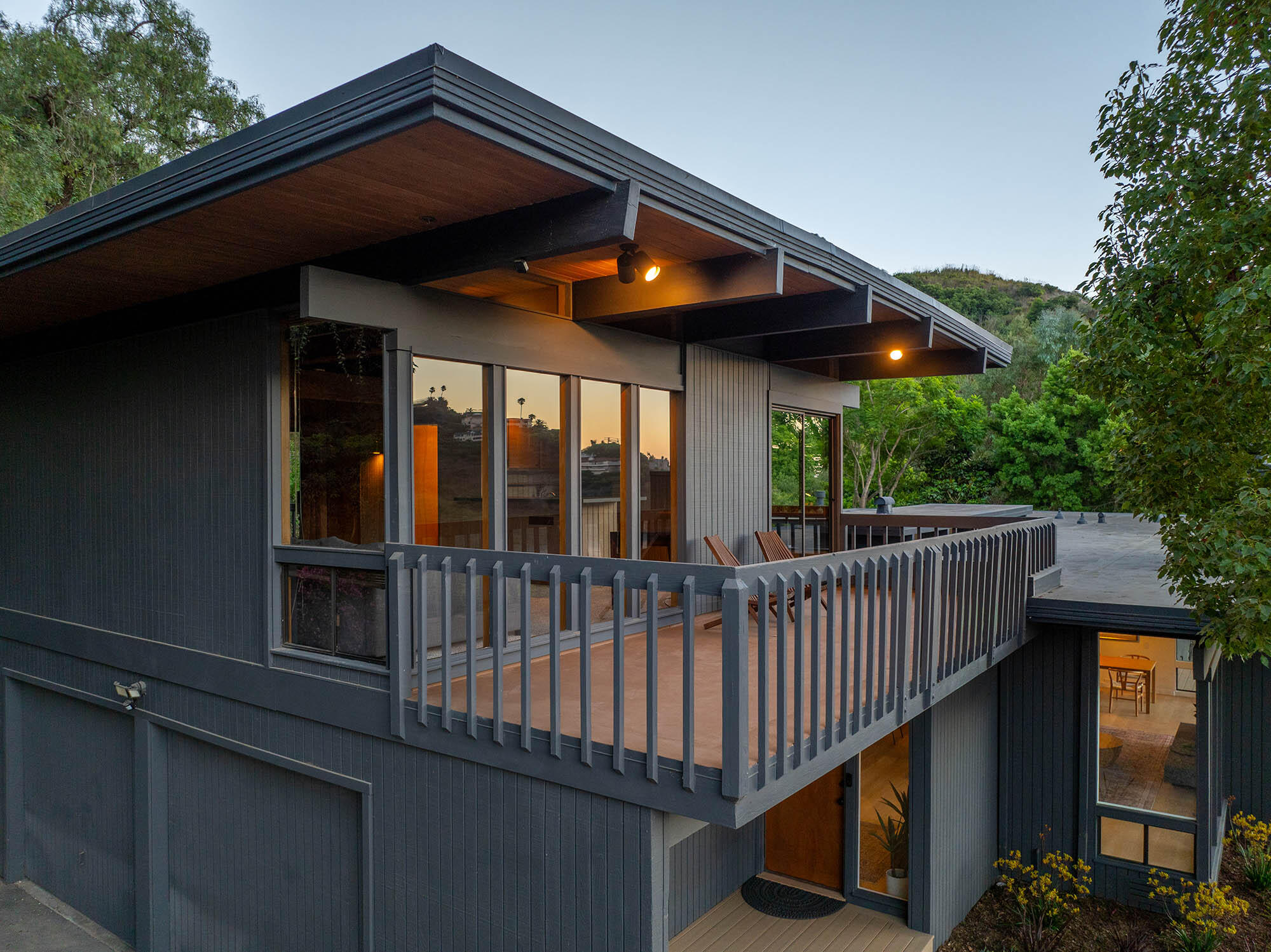 165 Canon View Road Santa Barbara, CA 93108 - Photo 8 of 59 Twilight apartment balcony
