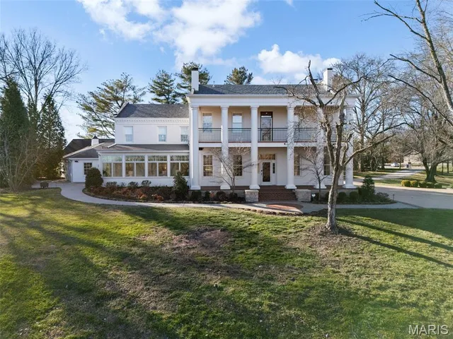 $1,395,000 | 1 Southpoint Place, Washington, MO 63090