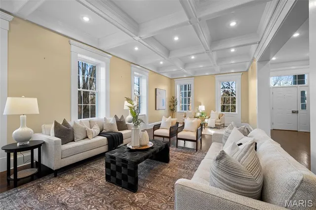 $1,395,000 | 1 Southpoint Place, Washington, MO 63090