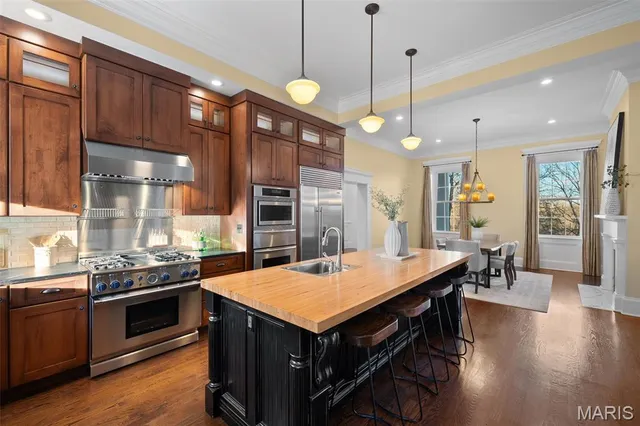 $1,395,000 | 1 Southpoint Place, Washington, MO 63090