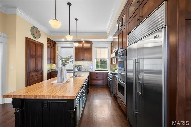 $1,395,000 | 1 Southpoint Place, Washington, MO 63090