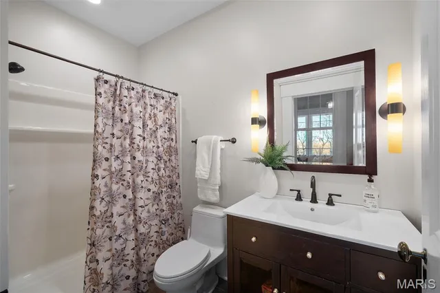 $1,395,000 | 1 Southpoint Place, Washington, MO 63090