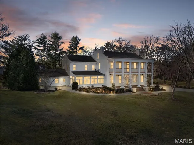 $1,395,000 | 1 Southpoint Place, Washington, MO 63090