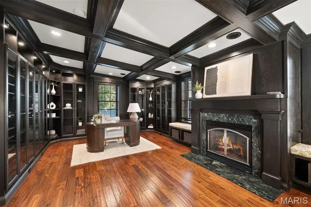 $1,395,000 | 1 Southpoint Place, Washington, MO 63090