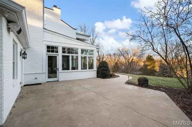 $1,395,000 | 1 Southpoint Place, Washington, MO 63090