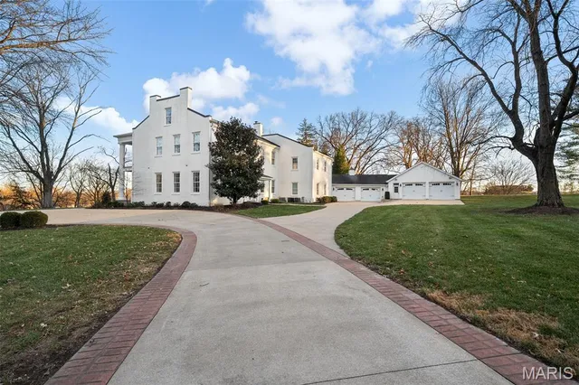 $1,395,000 | 1 Southpoint Place, Washington, MO 63090