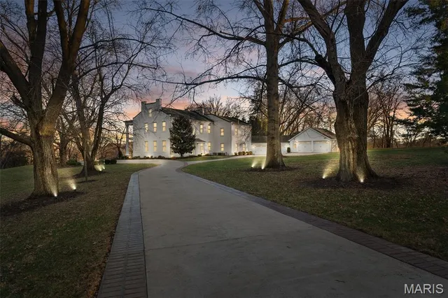 $1,395,000 | 1 Southpoint Place, Washington, MO 63090