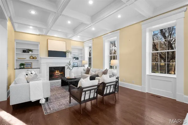 $1,395,000 | 1 Southpoint Place, Washington, MO 63090