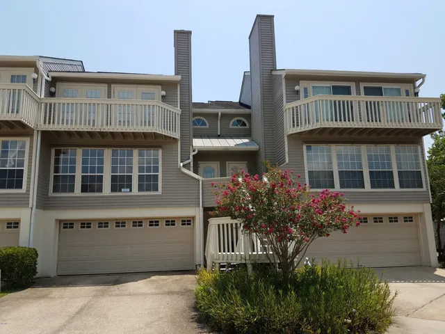 $2,350 | 717 Bienville Boulevard, Unit B4, Ocean Springs, MS 39564