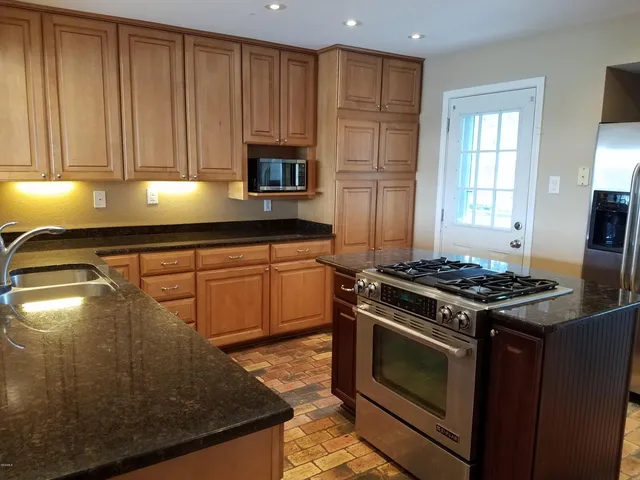 $2,350 | 717 Bienville Boulevard, Unit B4, Ocean Springs, MS 39564