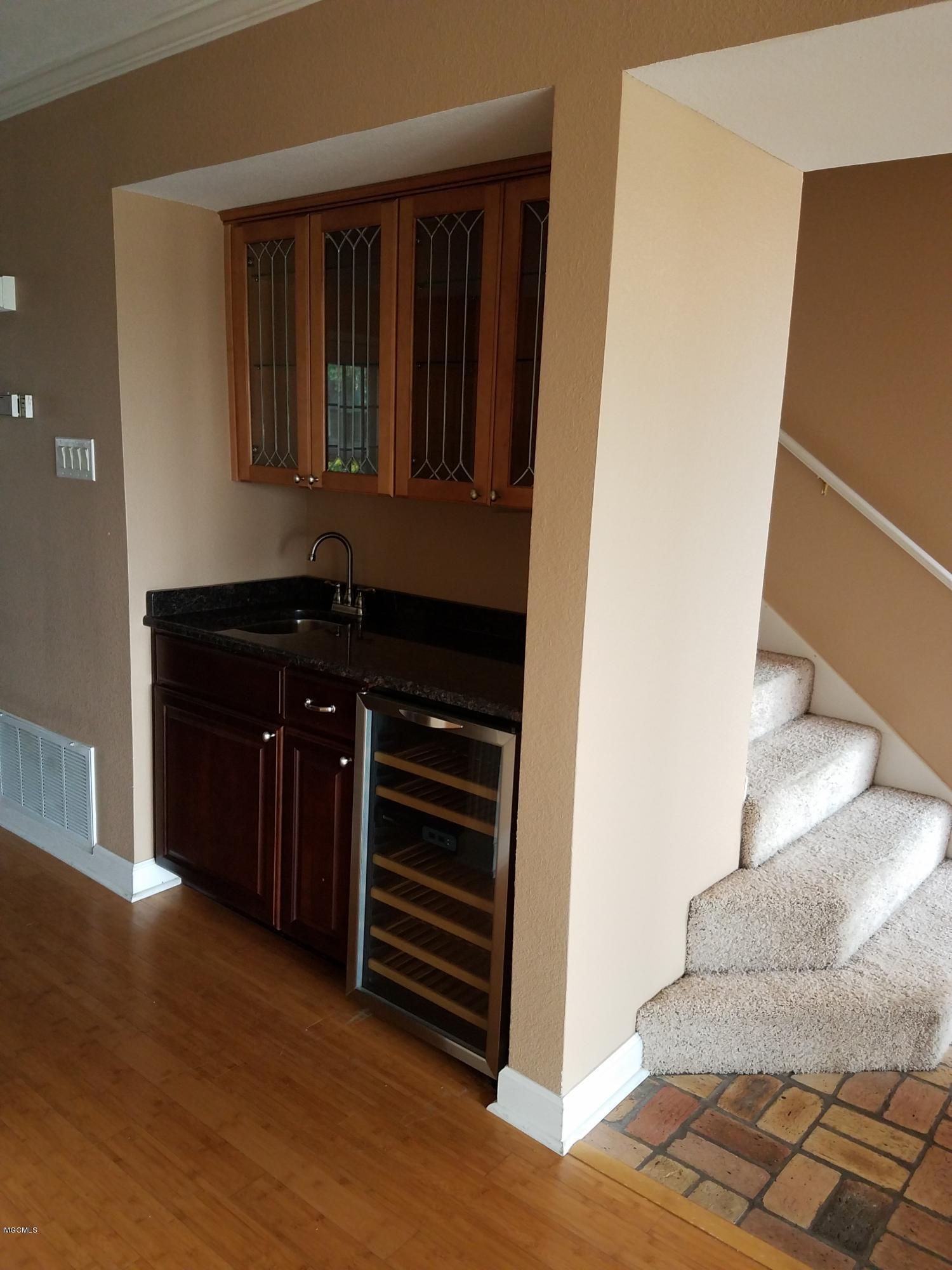 717 Bienville Boulevard, Unit B4 Ocean Springs, MS 39564 - Photo 8 of 24 WET BAR