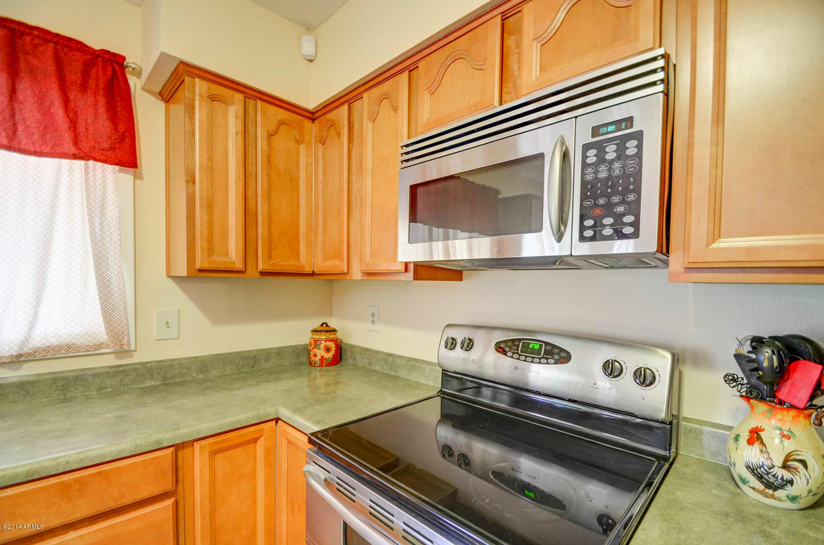 2519 West Vineyard Road Tempe, AZ 85282 - Photo 14 of 50 kitchen-4