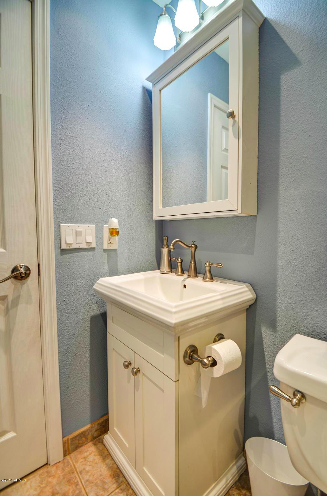 2519 West Vineyard Road Tempe, AZ 85282 - Photo 28 of 50 bathroom 2-pic 3