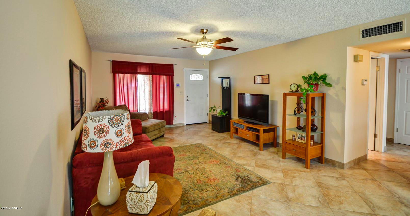 2519 West Vineyard Road Tempe, AZ 85282 - Photo 5 of 50 family room-2