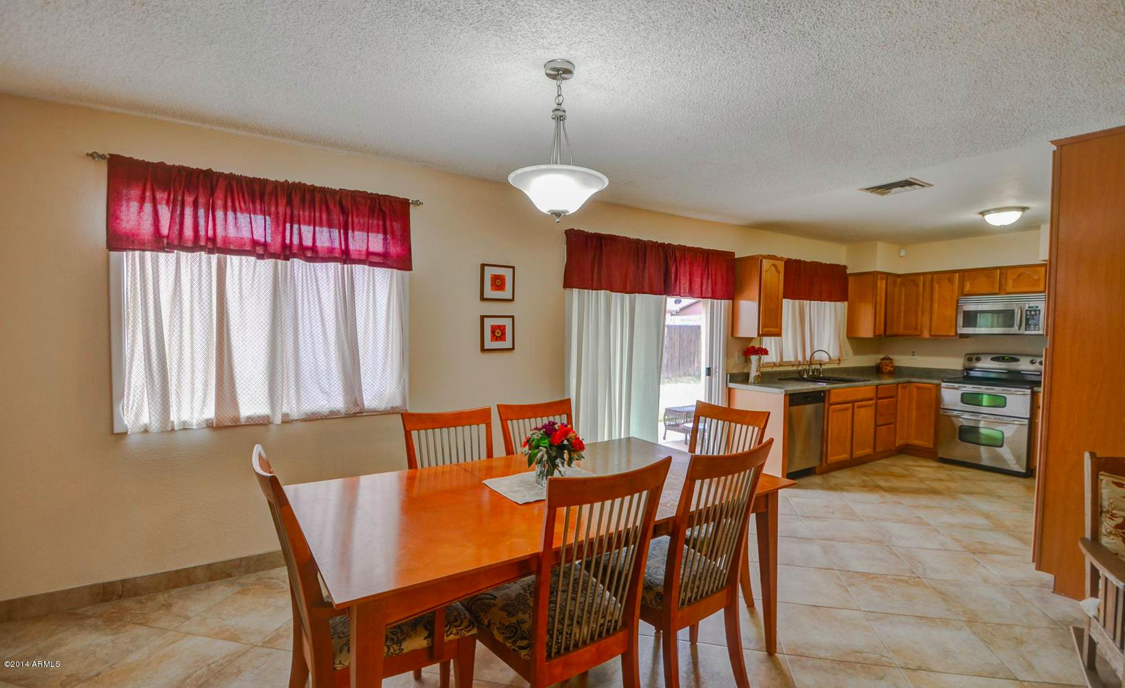 2519 West Vineyard Road Tempe, AZ 85282 - Photo 10 of 50 dining area-2