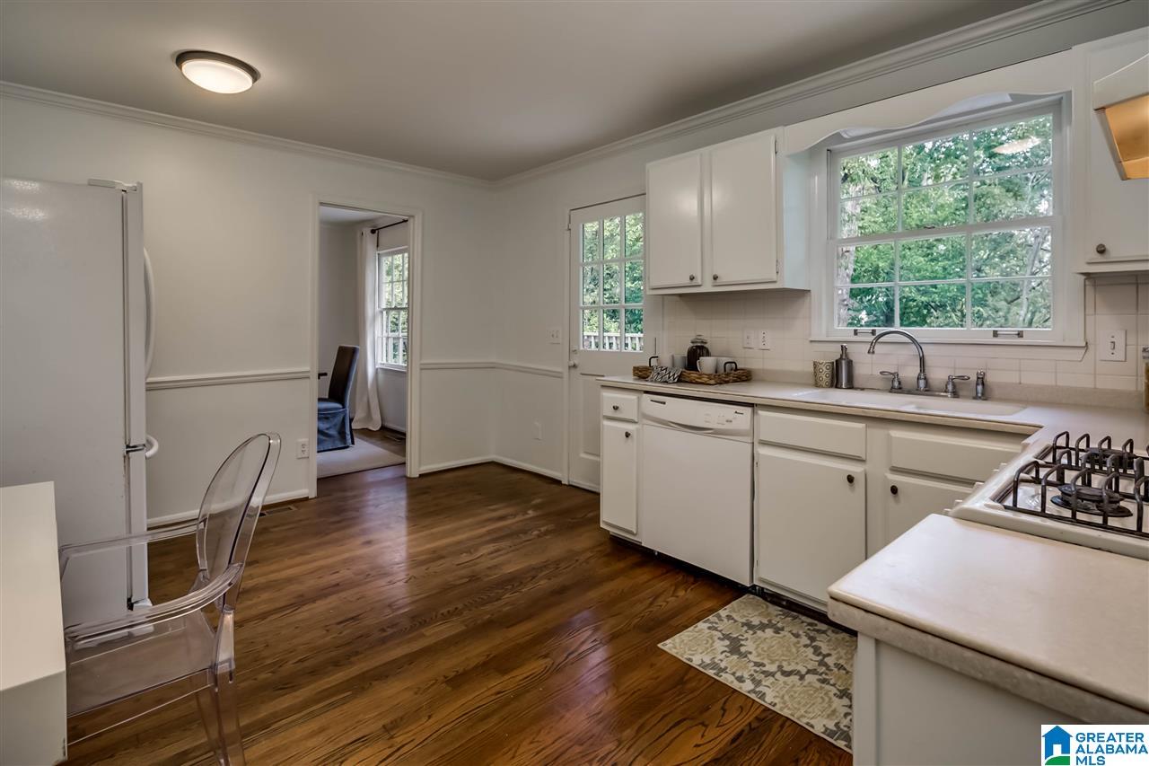 145 Memory Court Mountain Brook, AL 35213 - Photo 14 of 31