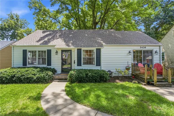 $304,999 | 5426 Juniper Drive, Roeland Park, KS 66205