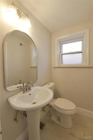 $2,595 | 7342 Carleton Avenue, University City, MO 63130