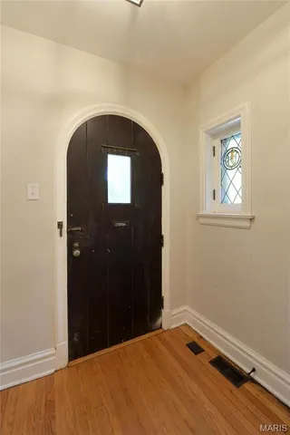 $2,595 | 7342 Carleton Avenue, University City, MO 63130