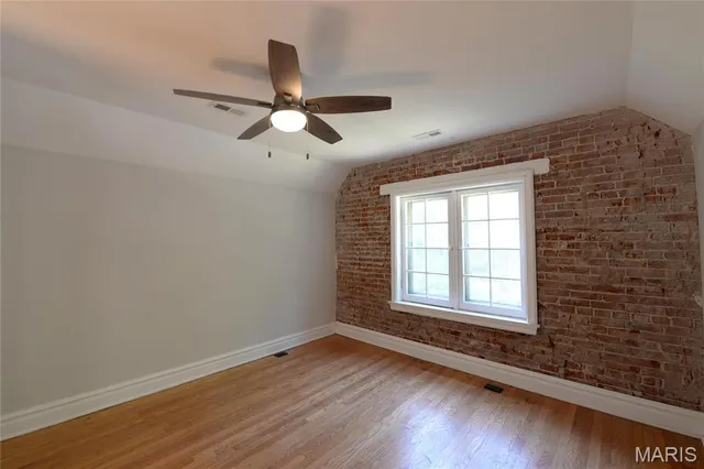 $2,595 | 7342 Carleton Avenue, University City, MO 63130