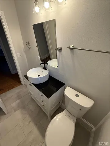 $2,595 | 7342 Carleton Avenue, University City, MO 63130