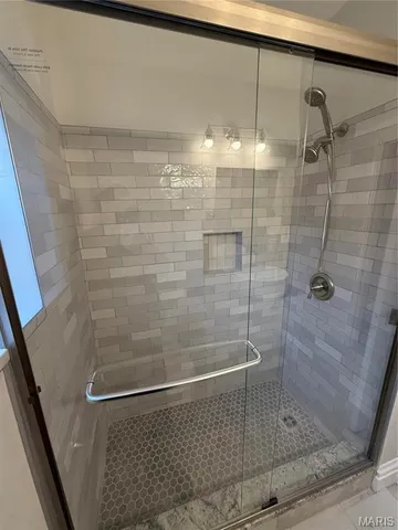 $2,595 | 7342 Carleton Avenue, University City, MO 63130