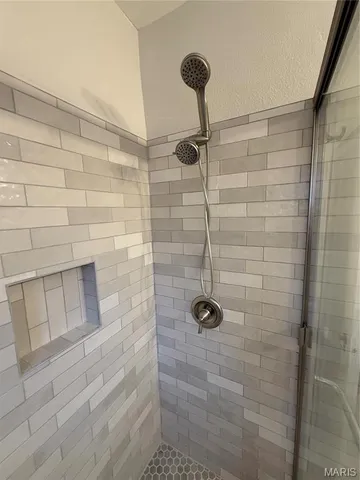 $2,595 | 7342 Carleton Avenue, University City, MO 63130