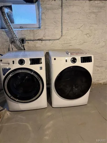 $2,595 | 7342 Carleton Avenue, University City, MO 63130