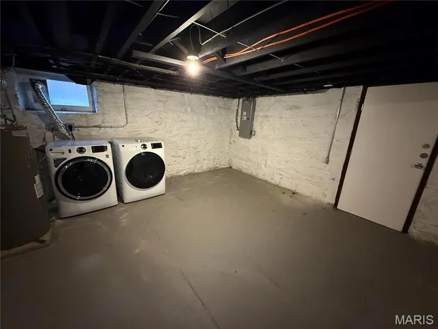 $2,595 | 7342 Carleton Avenue, University City, MO 63130