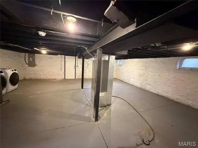 $2,595 | 7342 Carleton Avenue, University City, MO 63130