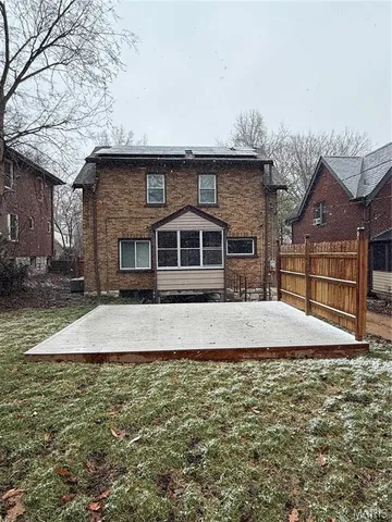 $2,595 | 7342 Carleton Avenue, University City, MO 63130