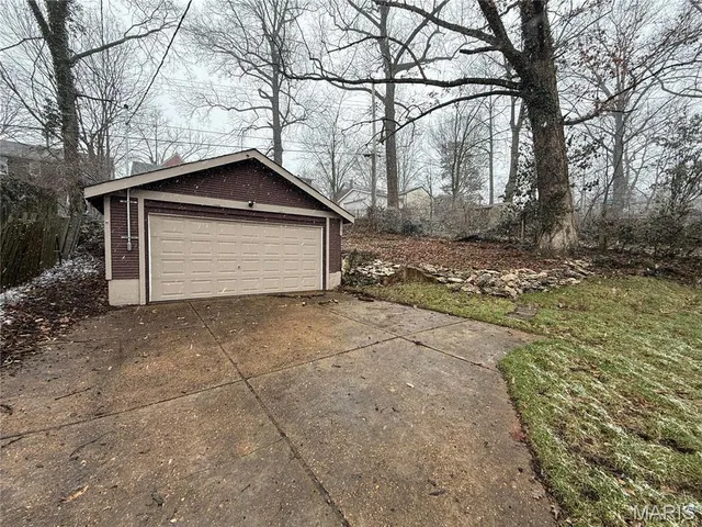 $2,595 | 7342 Carleton Avenue, University City, MO 63130