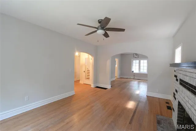 $2,595 | 7342 Carleton Avenue, University City, MO 63130